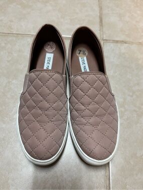 Steve Madden Quilted Slip-On Sneakers in Taupe Pink